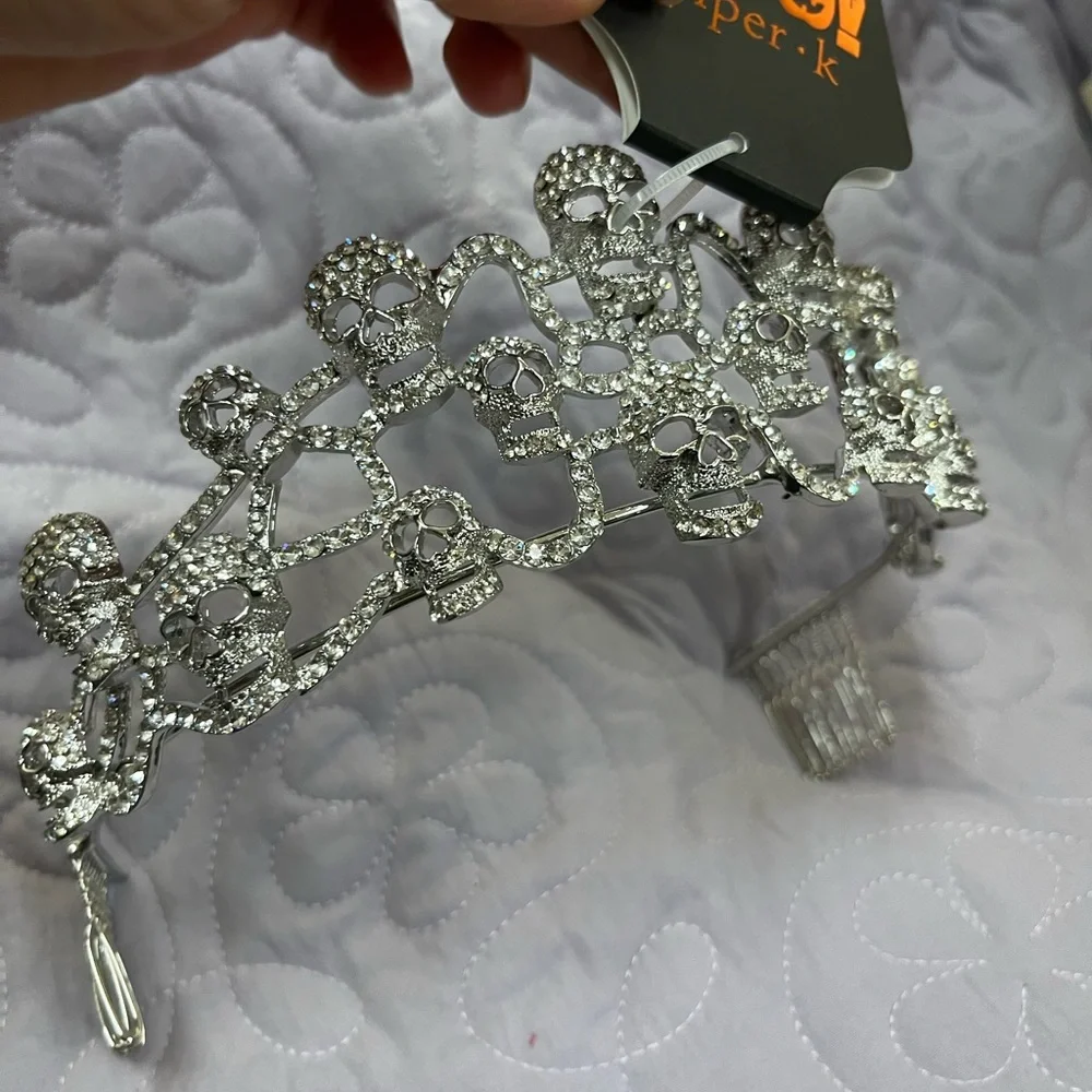 NWT 💎💀💎 PIPER k crystals embroidered skulls tiara crown